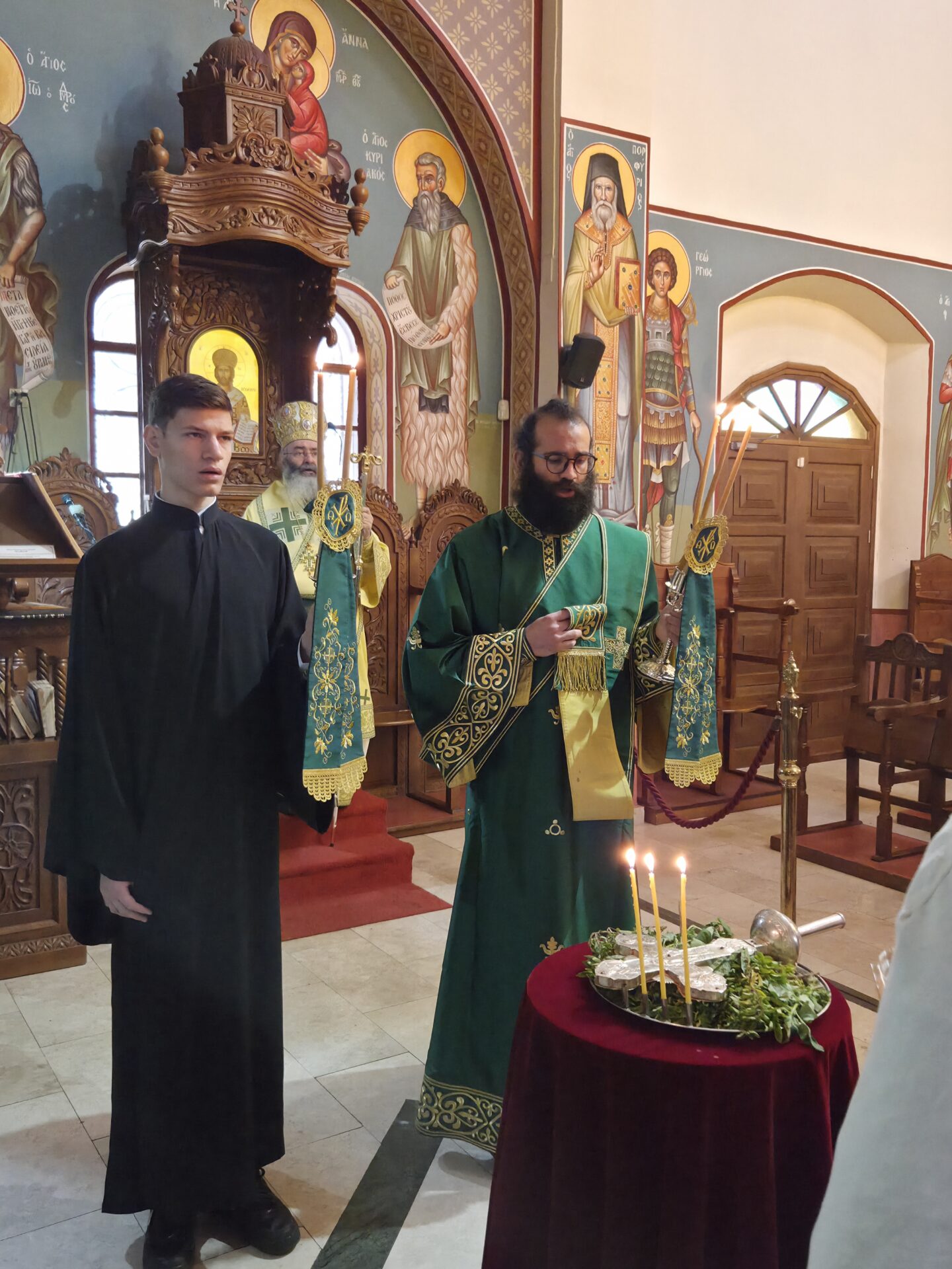 Κυριακή της Σταυροπροσκυνήσεως