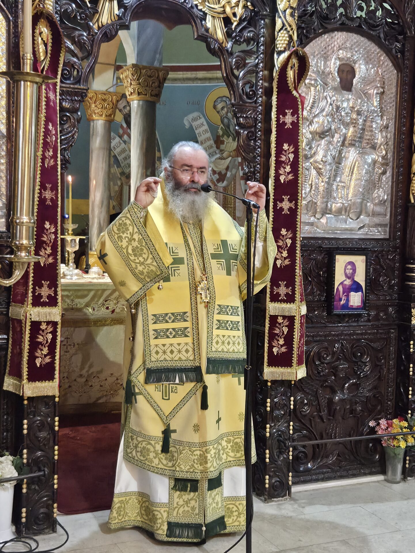 Κυριακή της Σταυροπροσκυνήσεως