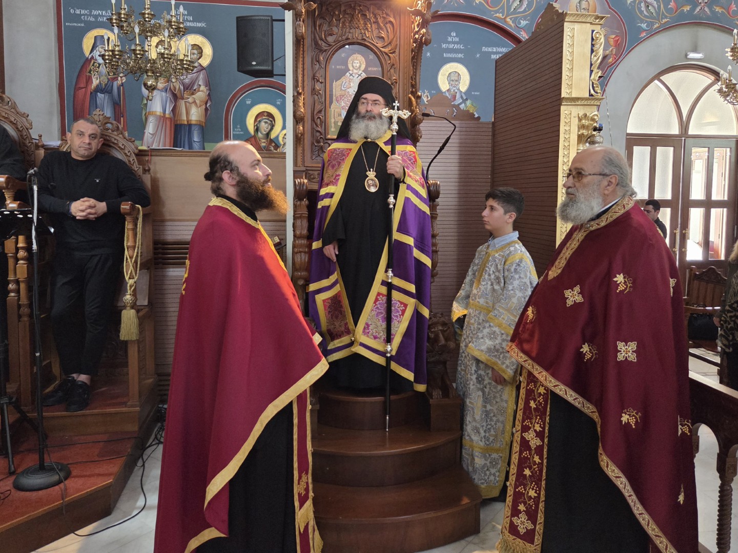 Μεγάλη Παρασκευή πρωί στη Μητρόπολή μας