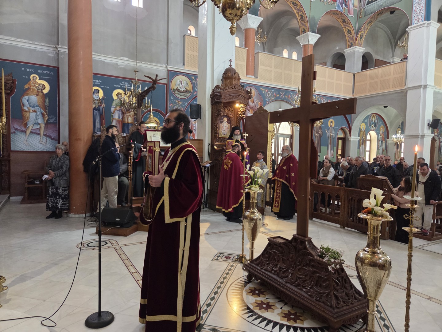 Μεγάλη Παρασκευή πρωί στη Μητρόπολή μας