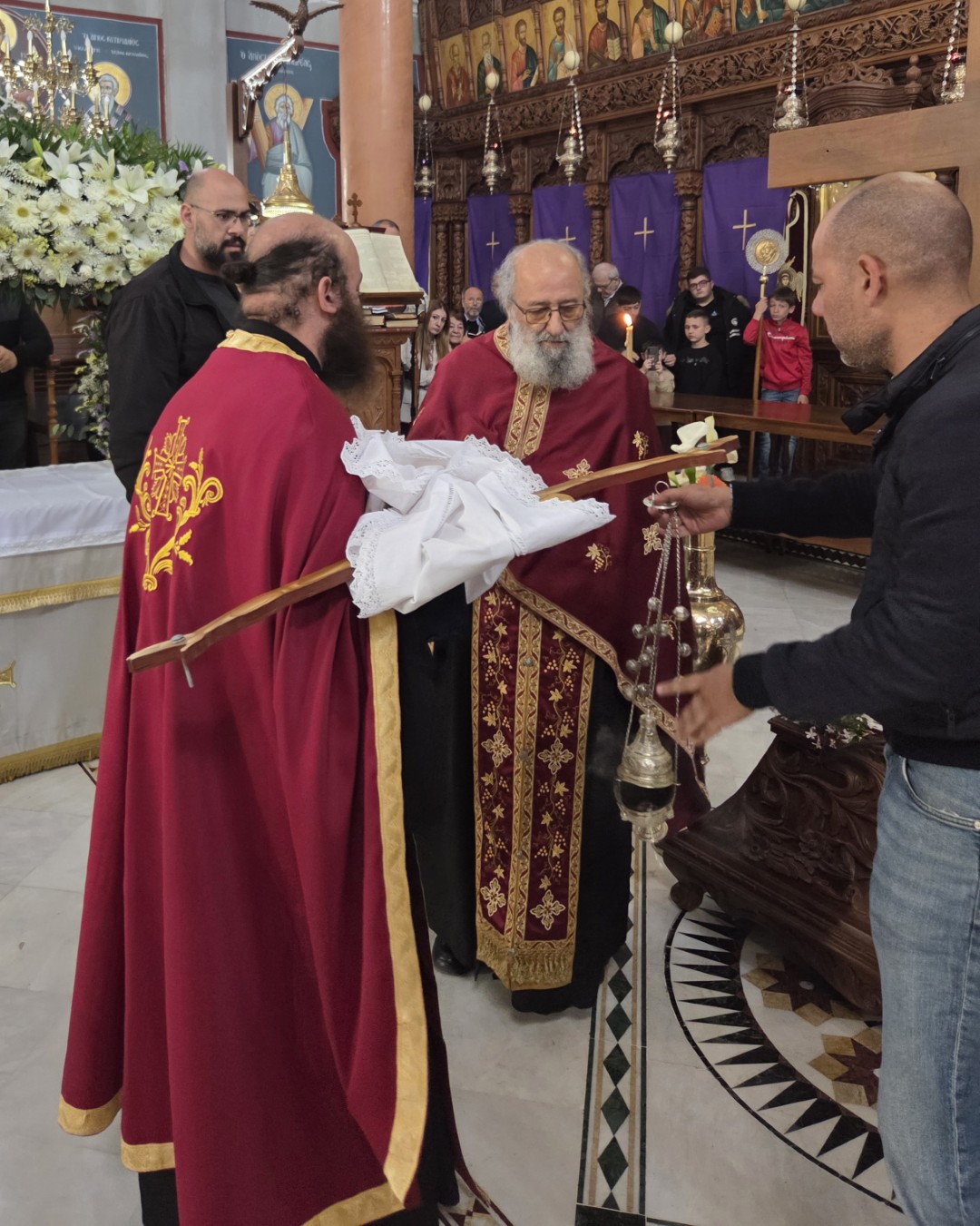 Μεγάλη Παρασκευή πρωί στη Μητρόπολή μας