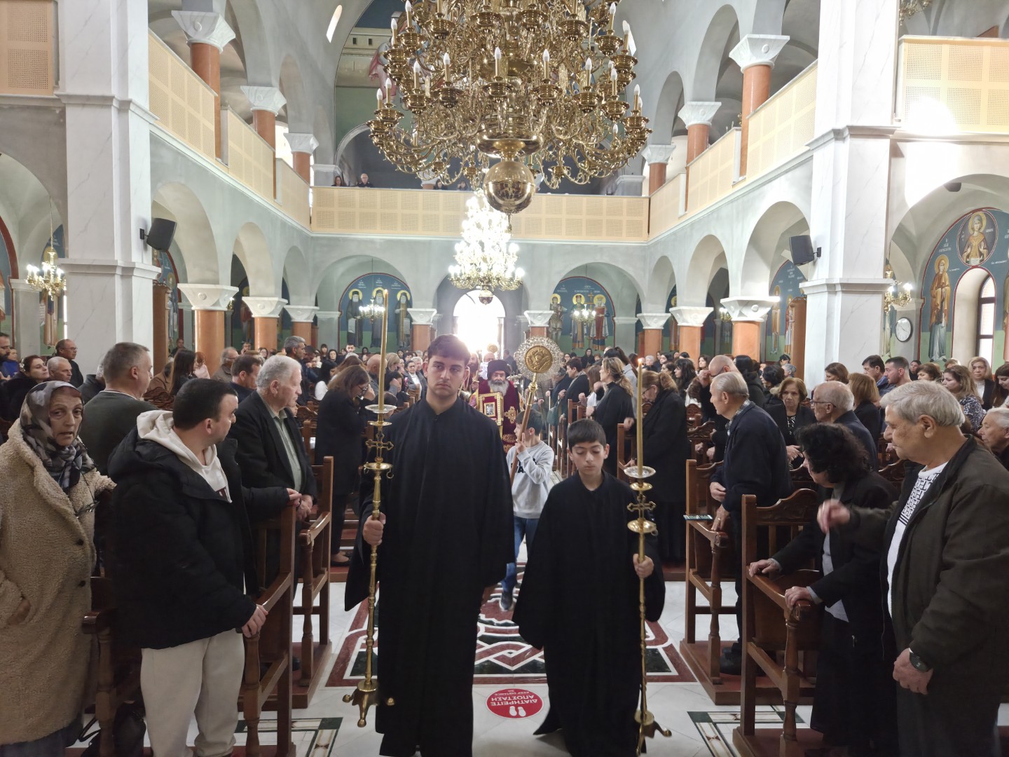 Μεγάλη Παρασκευή πρωί στη Μητρόπολή μας