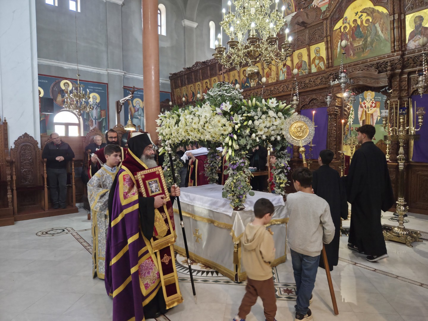 Μεγάλη Παρασκευή πρωί στη Μητρόπολή μας