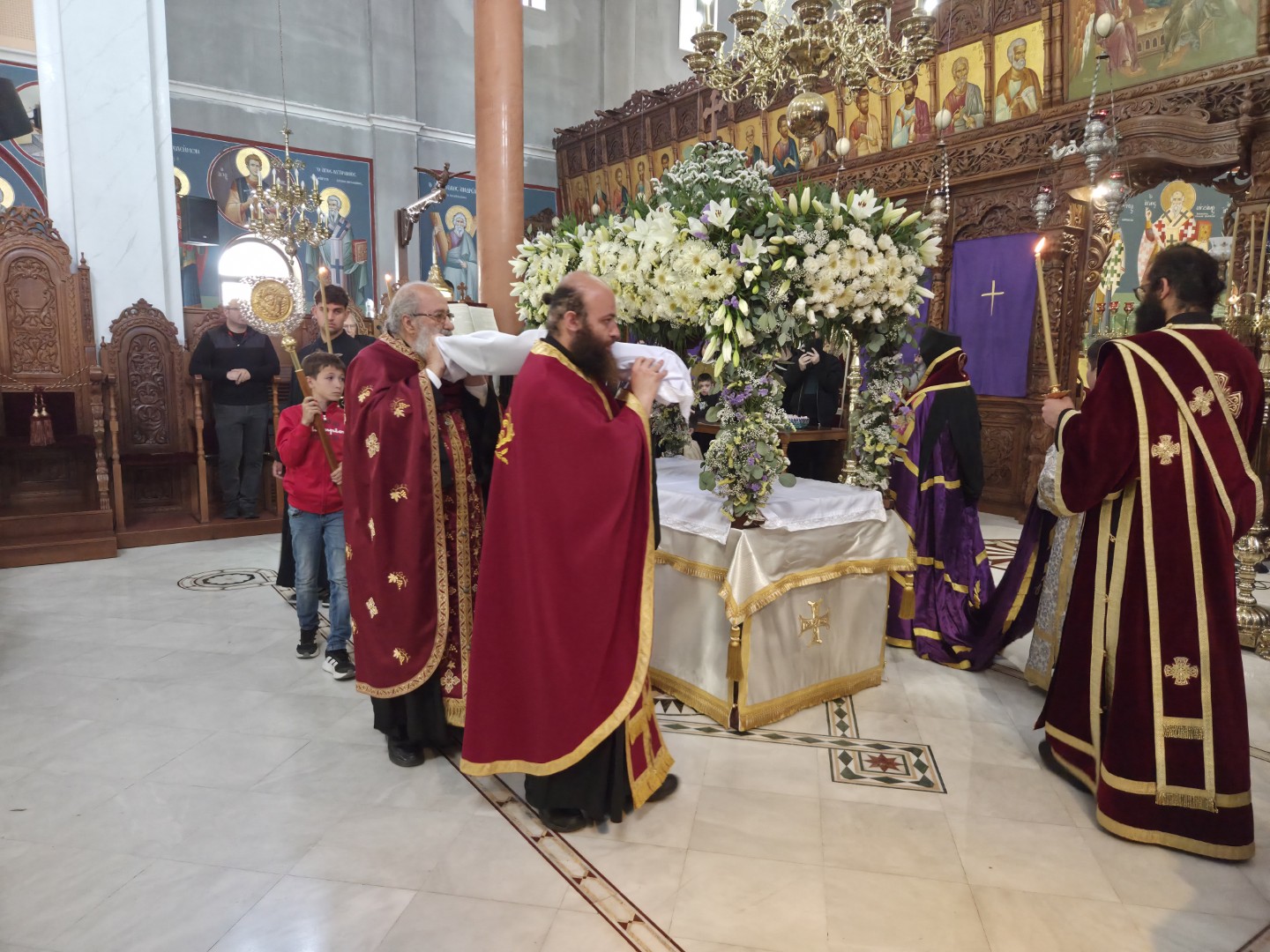 Μεγάλη Παρασκευή πρωί στη Μητρόπολή μας