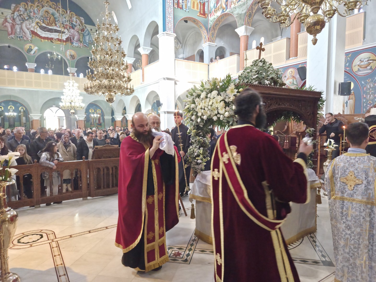 Μεγάλη Παρασκευή πρωί στη Μητρόπολή μας