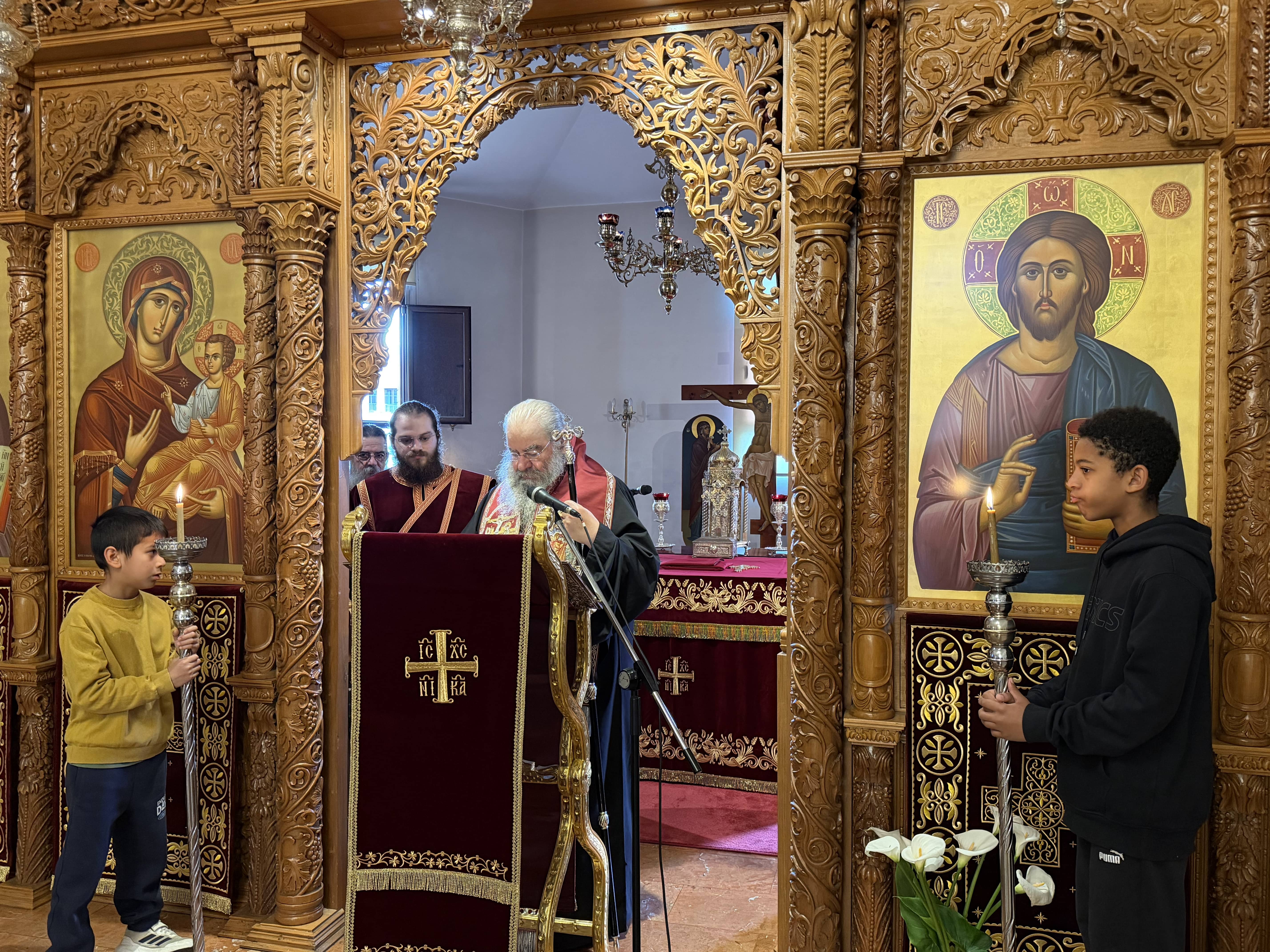Μεγάλη Παρασκευή πρωί στη Μητρόπολή μας