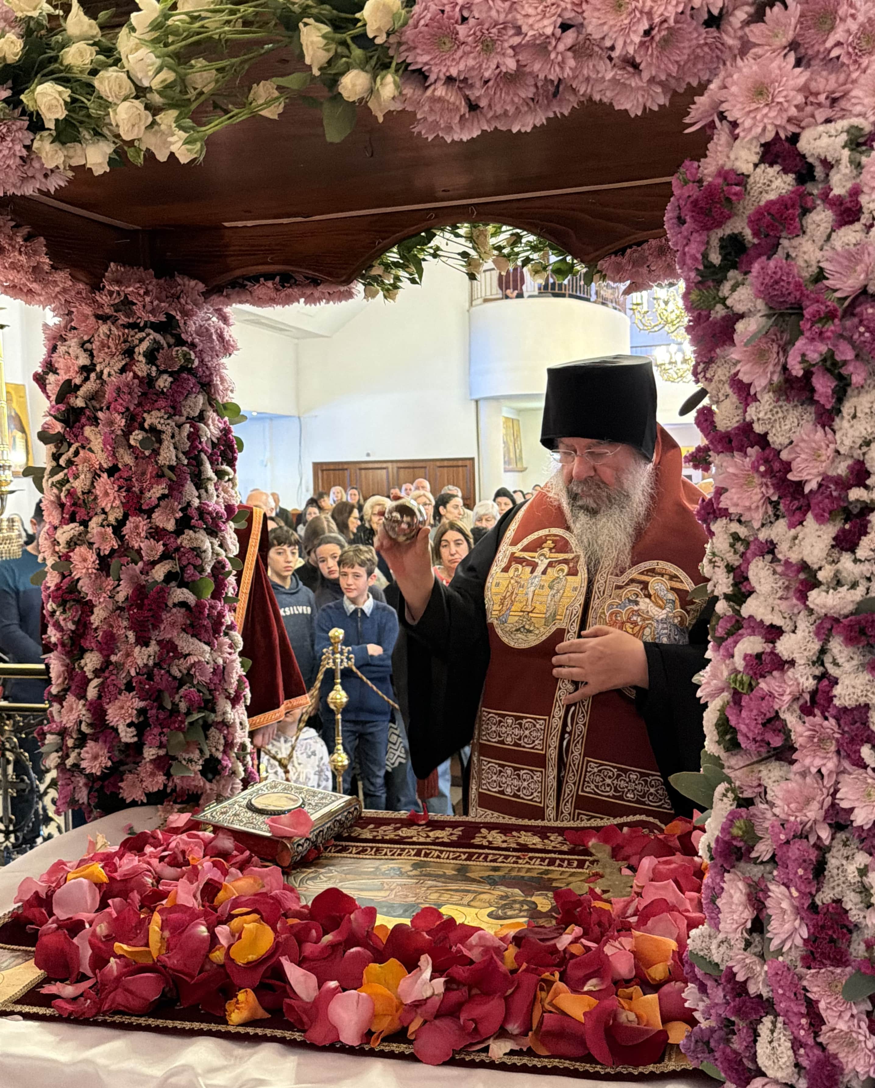 Μεγάλη Παρασκευή πρωί στη Μητρόπολή μας