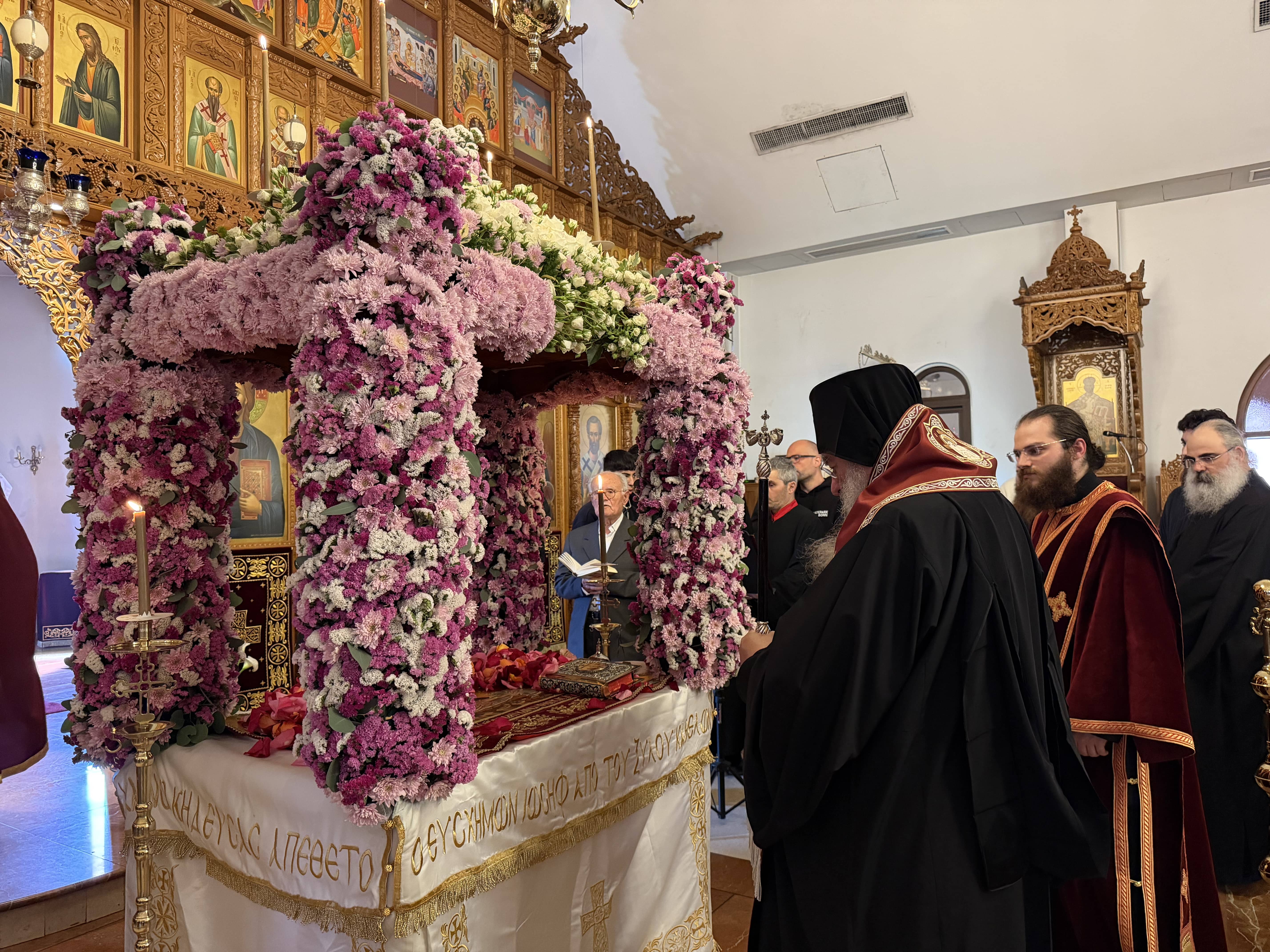 Μεγάλη Παρασκευή πρωί στη Μητρόπολή μας