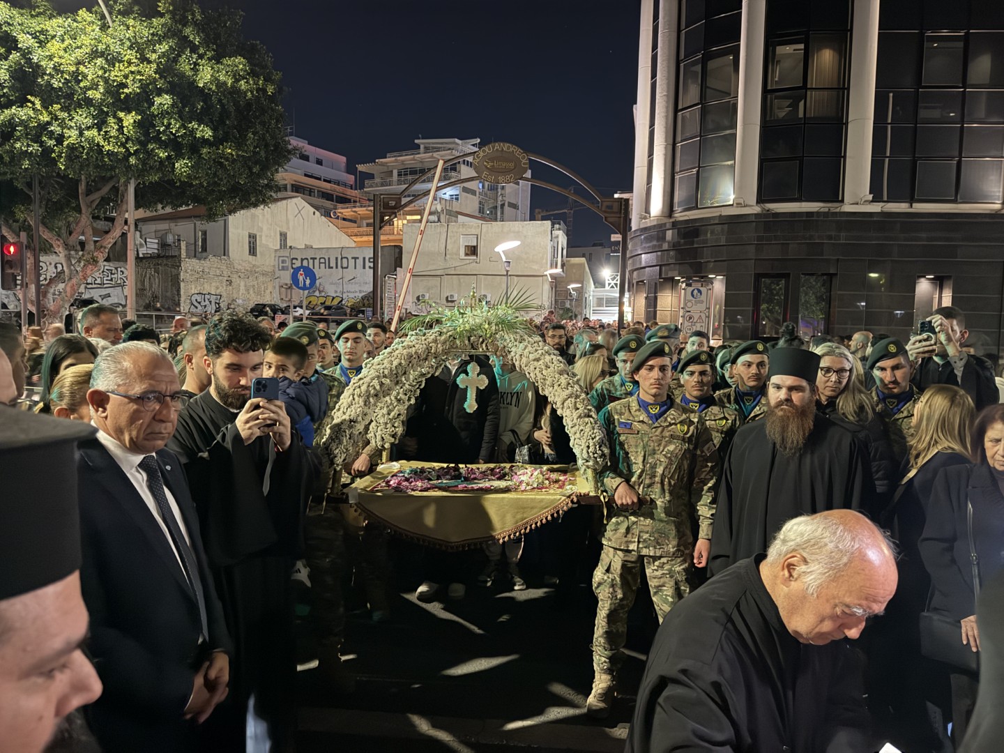 Μεγάλη Παρασκευή βράδυ
