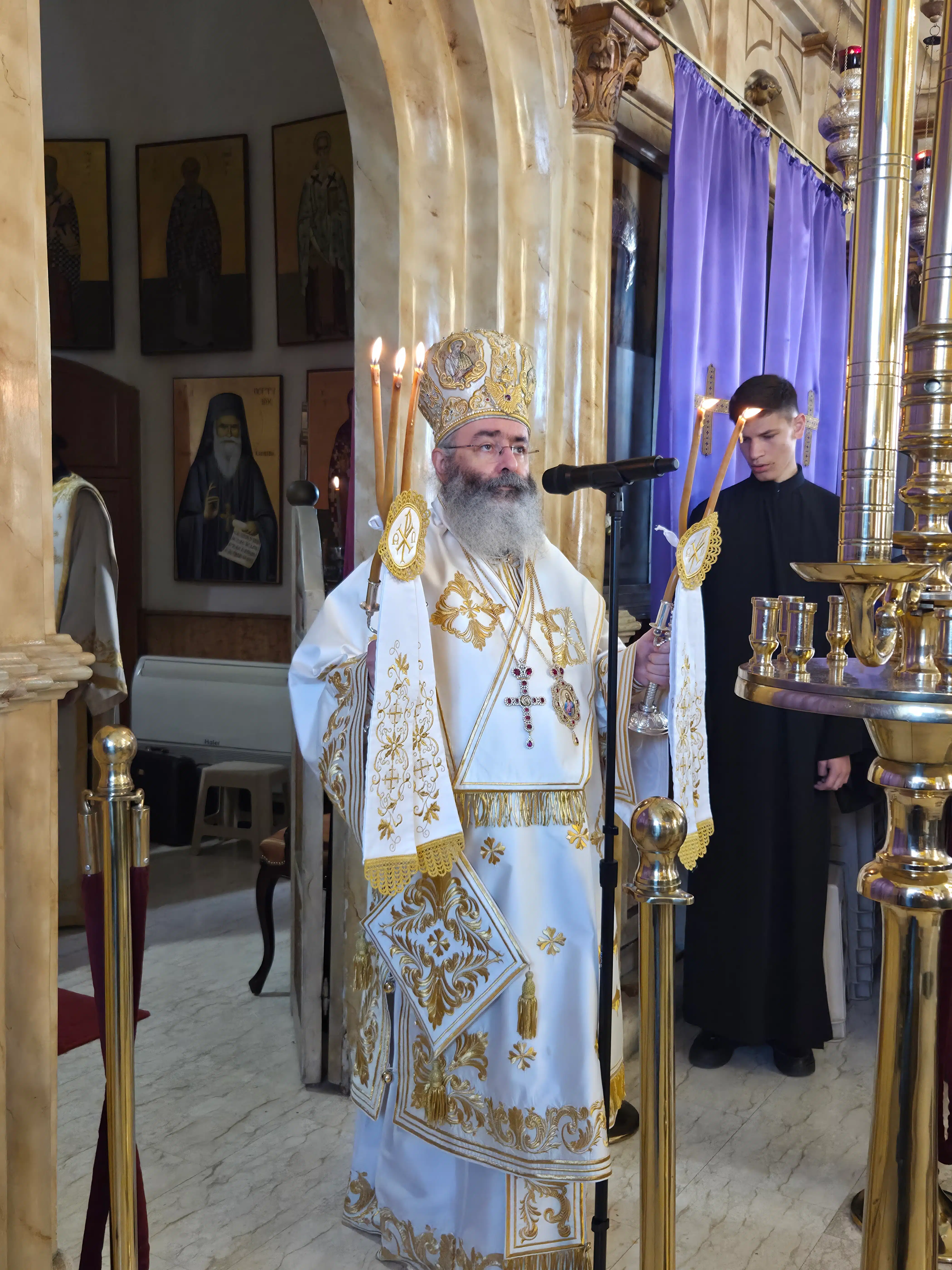 Ο Εσπερινός της Αναστάσεως στην Μητρόπολη μας
