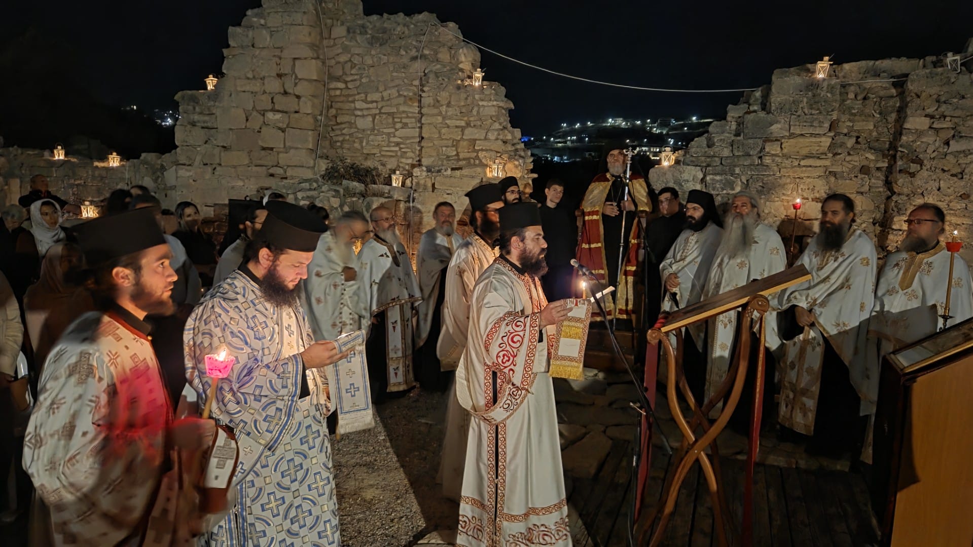 Ιερά αγρυπνία στα ερείπια της αρχαίας Βασιλικής του Αγίου Τύχωνα