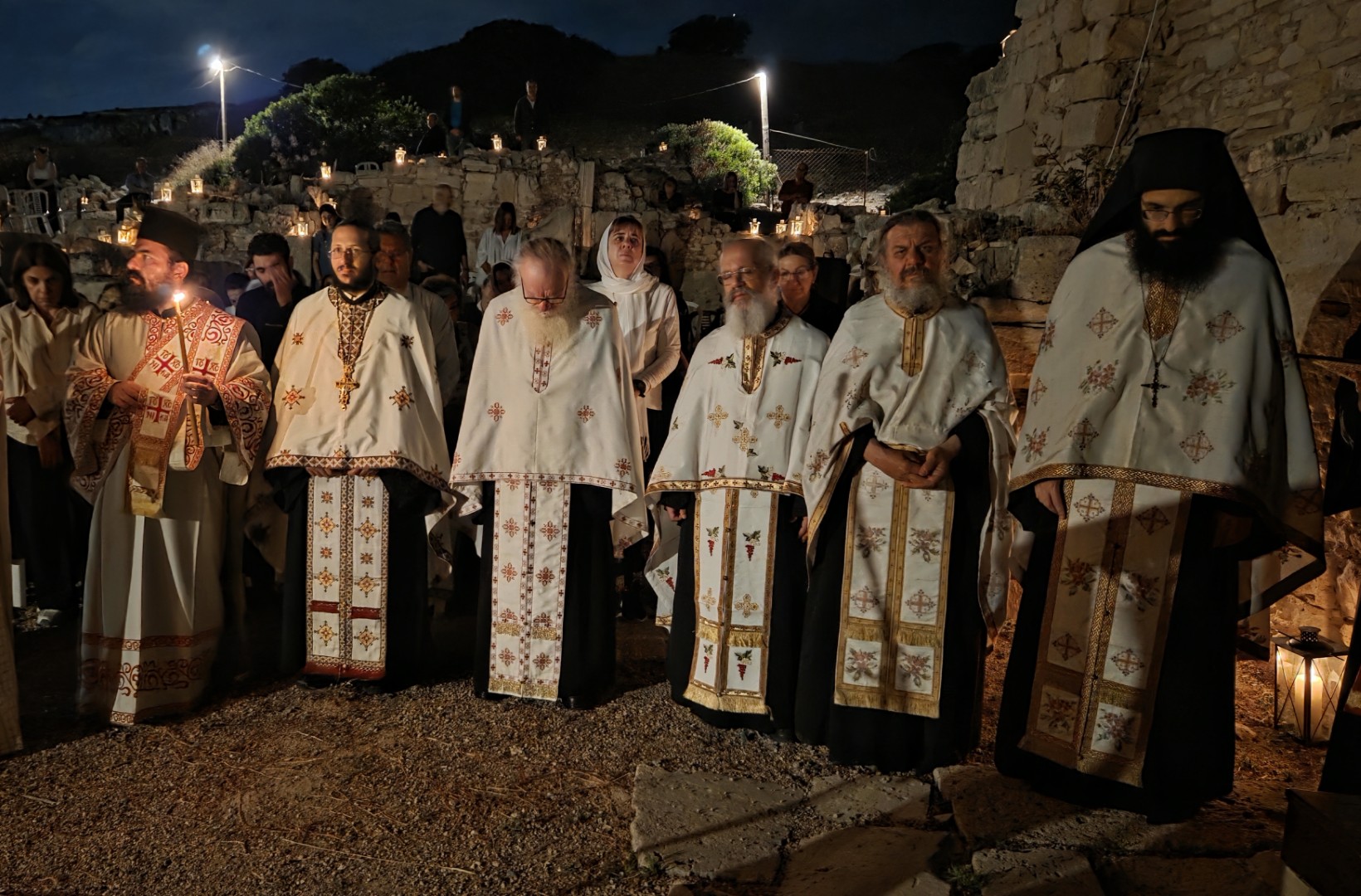 Ιερά αγρυπνία στα ερείπια της αρχαίας Βασιλικής του Αγίου Τύχωνα