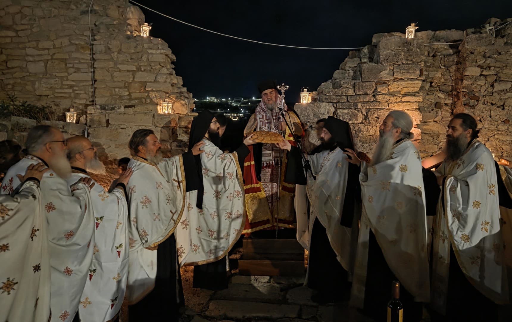 Ιερά αγρυπνία στα ερείπια της αρχαίας Βασιλικής του Αγίου Τύχωνα - 7