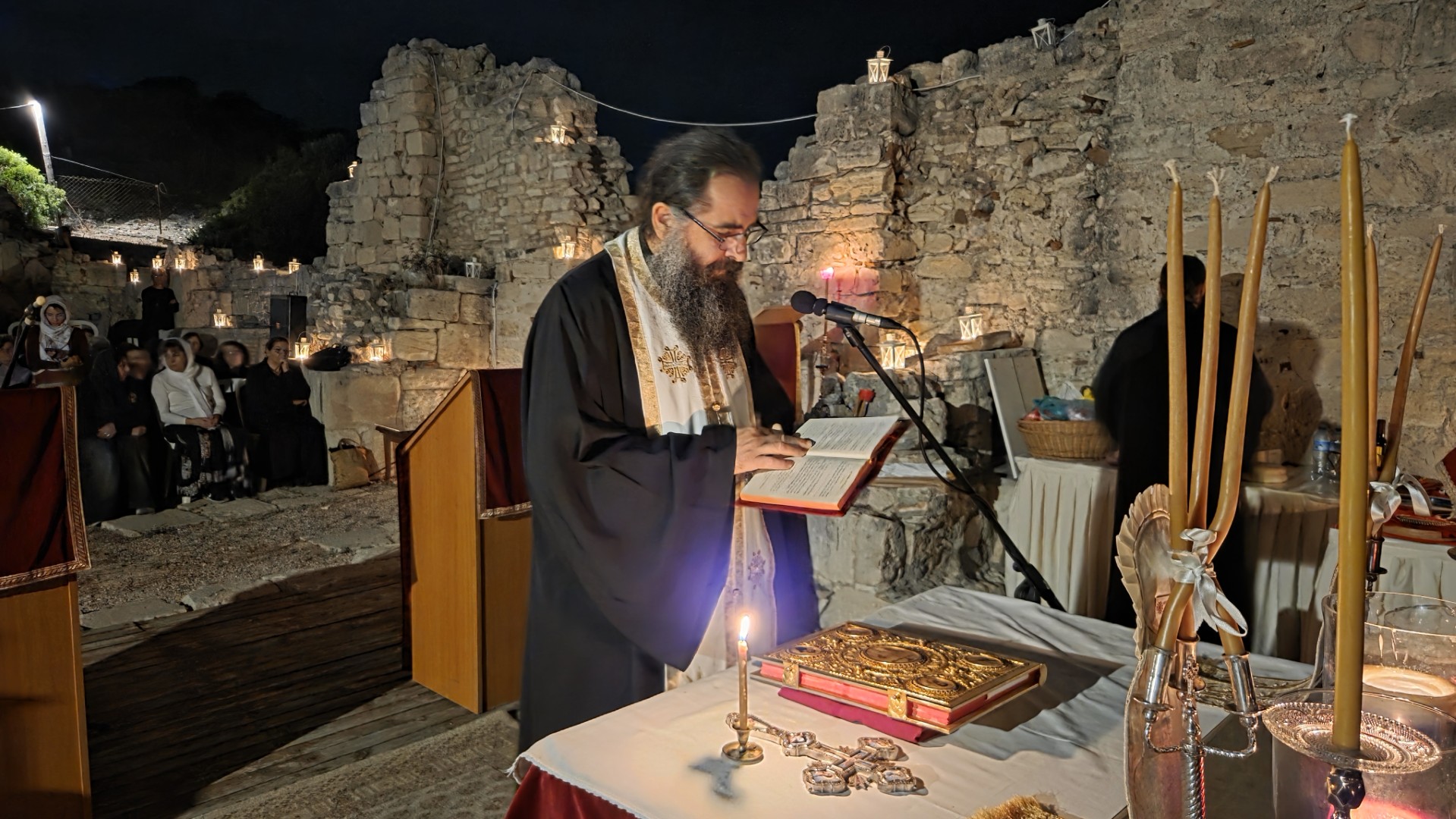 Ιερά αγρυπνία στα ερείπια της αρχαίας Βασιλικής του Αγίου Τύχωνα - 12