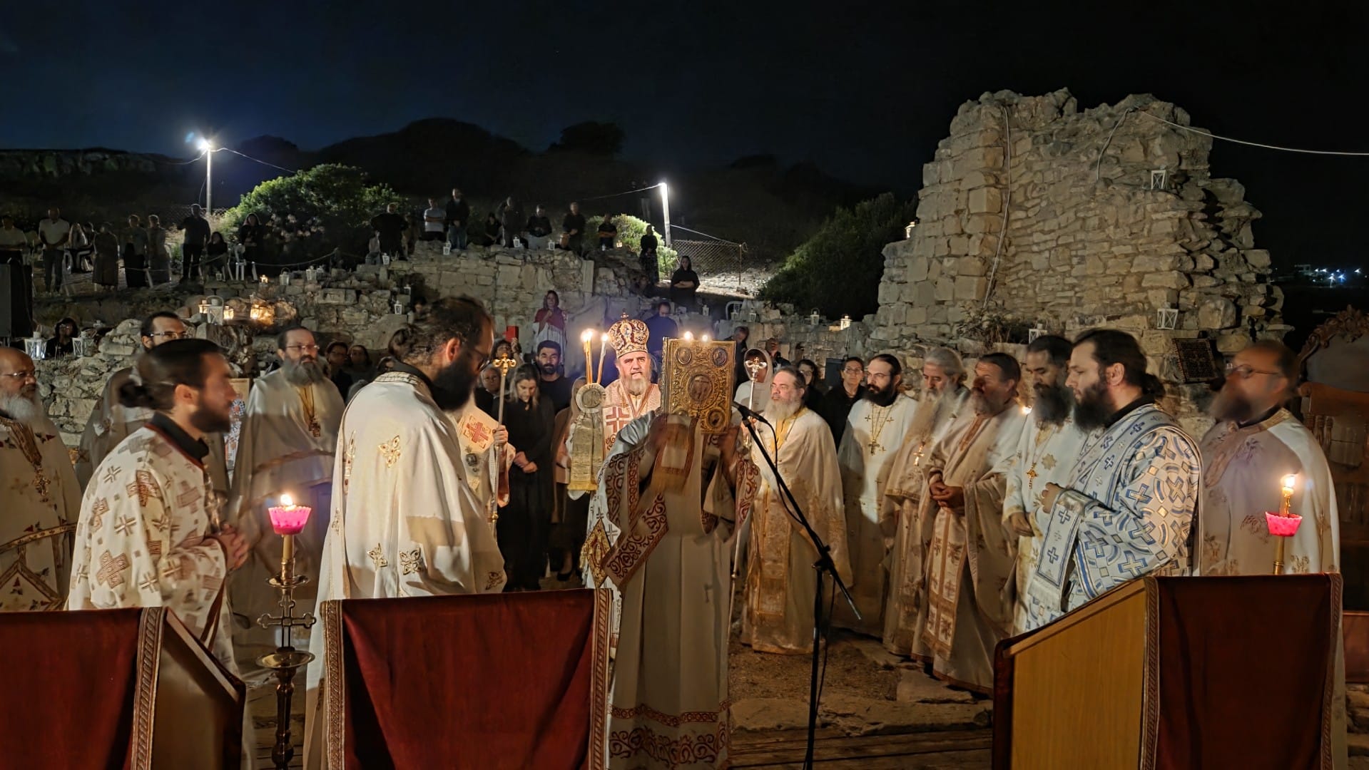 Ιερά αγρυπνία στα ερείπια της αρχαίας Βασιλικής του Αγίου Τύχωνα