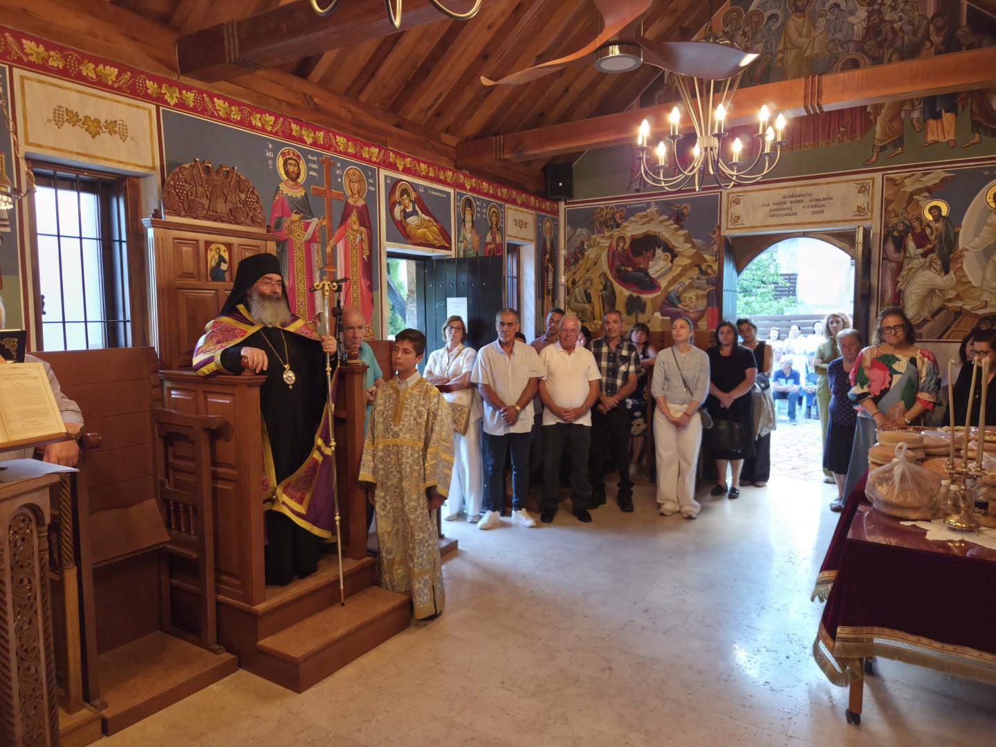 Εσπερινός στο παρεκκλήσιο της Αγίας Παρασκευής Αμιάντου