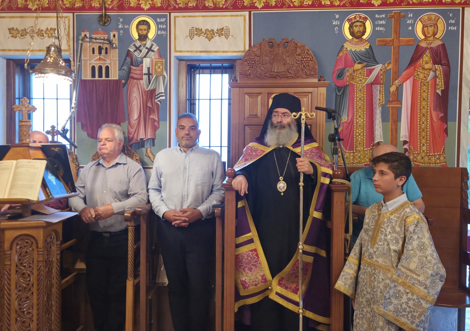 Εσπερινός στο παρεκκλήσιο της Αγίας Παρασκευής Αμιάντου