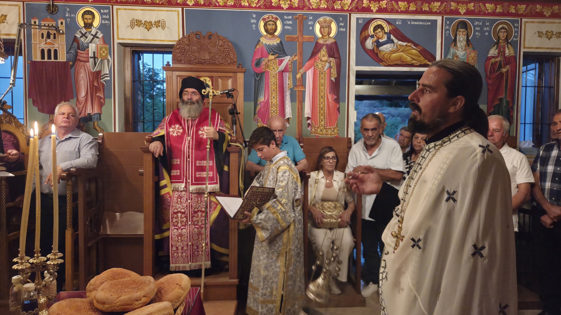 Εσπερινός στο παρεκκλήσιο της Αγίας Παρασκευής Αμιάντου