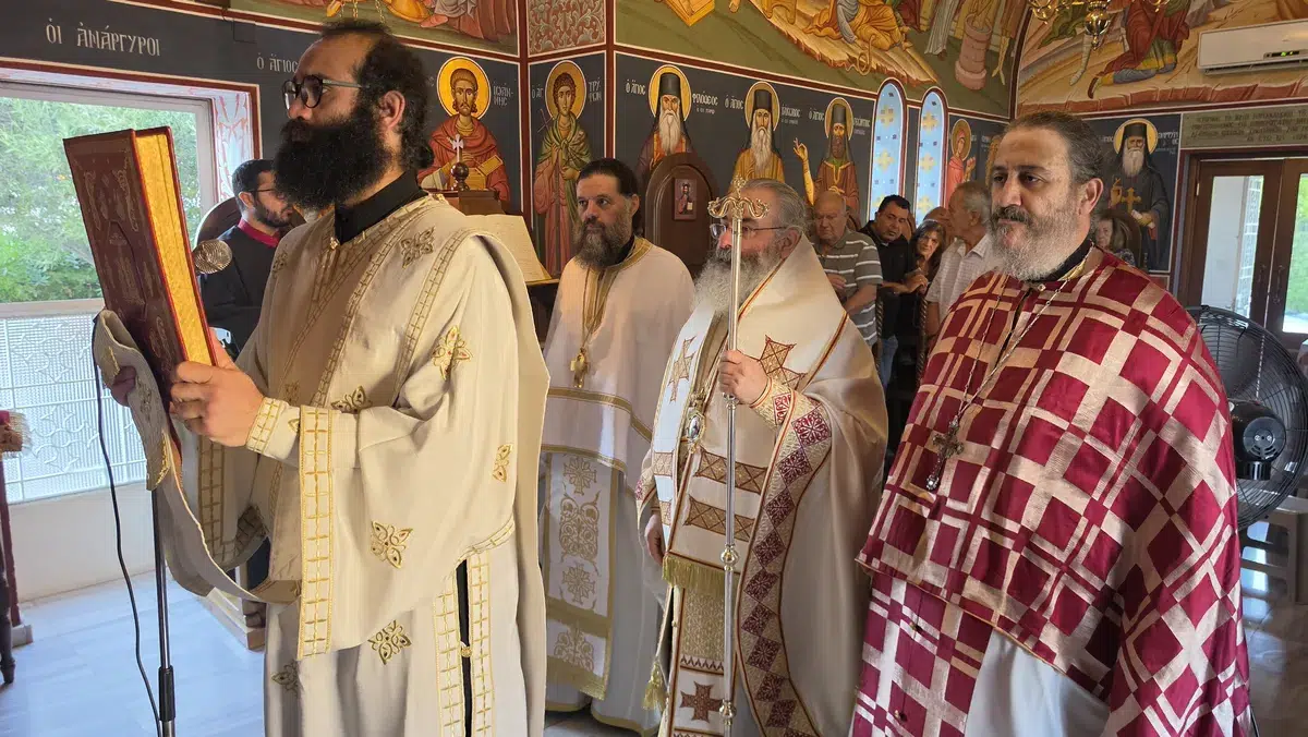 Θεία Λειτουργία στο παρεκκλήσιο του Αγίου Παντελεήμονος Παλαιού Νοσ/μείου