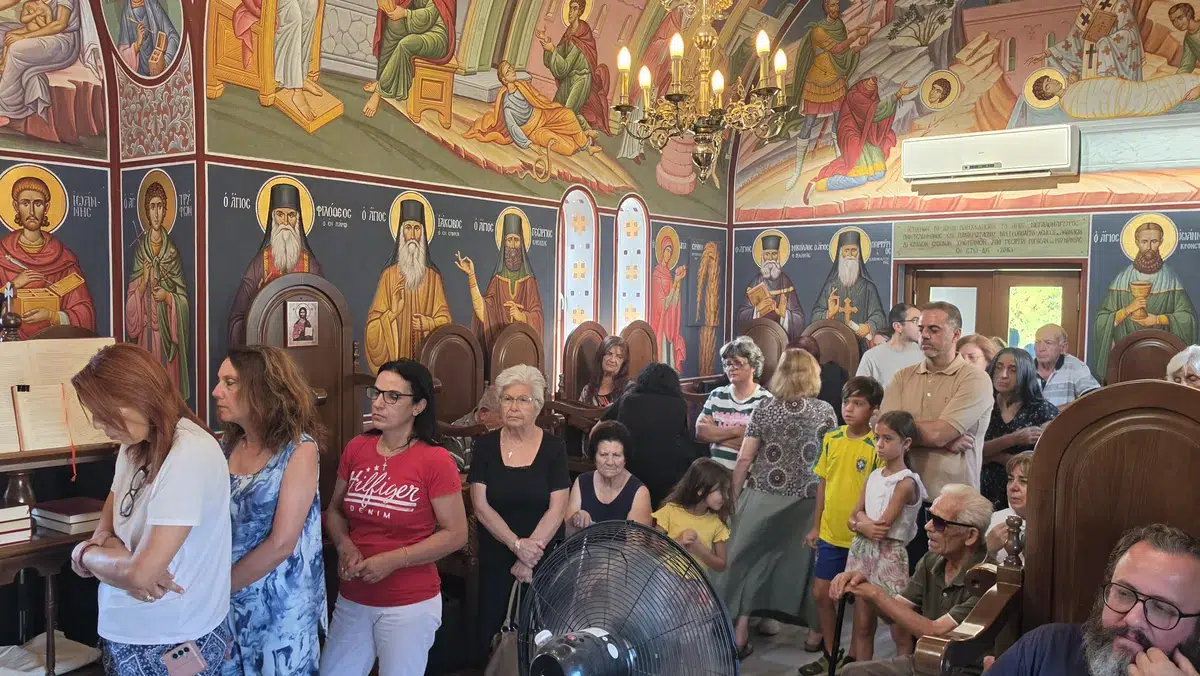 Θεία Λειτουργία στο παρεκκλήσιο του Αγίου Παντελεήμονος Παλαιού Νοσ/μείου