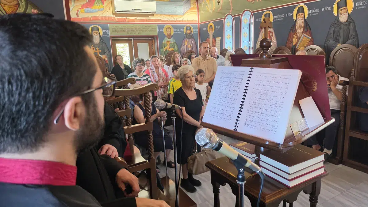 Θεία Λειτουργία στο παρεκκλήσιο του Αγίου Παντελεήμονος Παλαιού Νοσ/μείου