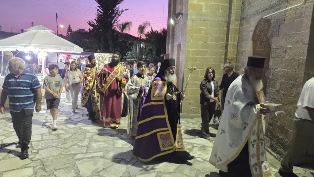 Εσπερινός για την εορτή των Μαρτύρων Φωτίου και Ανικήτου στην Επταγώνια