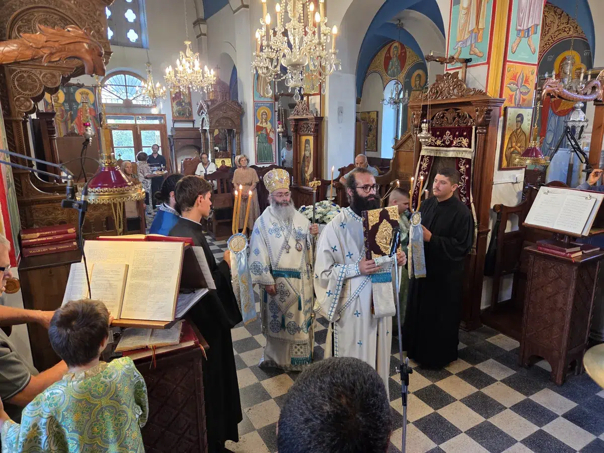 Θεία Λειτουργία στον Ι.Ν. Παναγίας Γαλακτοτροφούσας Δωρού