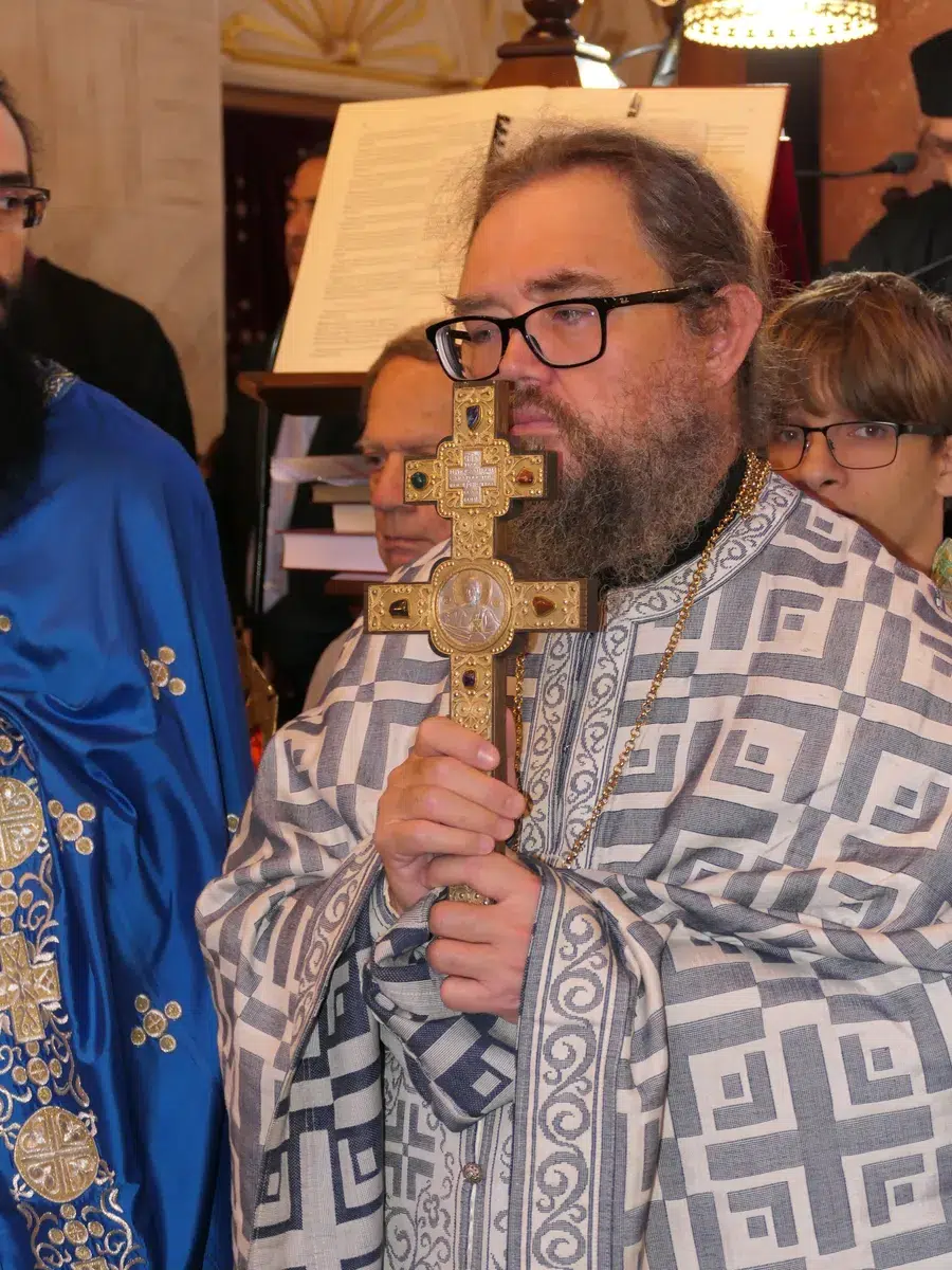 Θεία Λειτουργία της Αγίας Σκέπης και Πανηγυρική Δοξολογία της Εθνικής Επετείου της 28ης Οκτωβρίου στον καθεδρικό ναό Αγ. Νάπας 2026 - 39