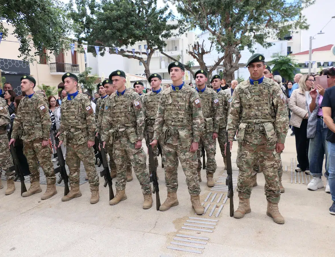 Θεία Λειτουργία της Αγίας Σκέπης και Πανηγυρική Δοξολογία της Εθνικής Επετείου της 28ης Οκτωβρίου στον καθεδρικό ναό Αγ. Νάπας 2026 - 83