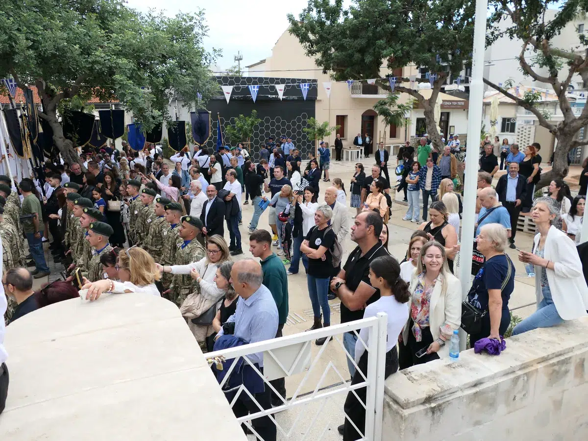 Θεία Λειτουργία της Αγίας Σκέπης και Πανηγυρική Δοξολογία της Εθνικής Επετείου της 28ης Οκτωβρίου στον καθεδρικό ναό Αγ. Νάπας 2026 - 84