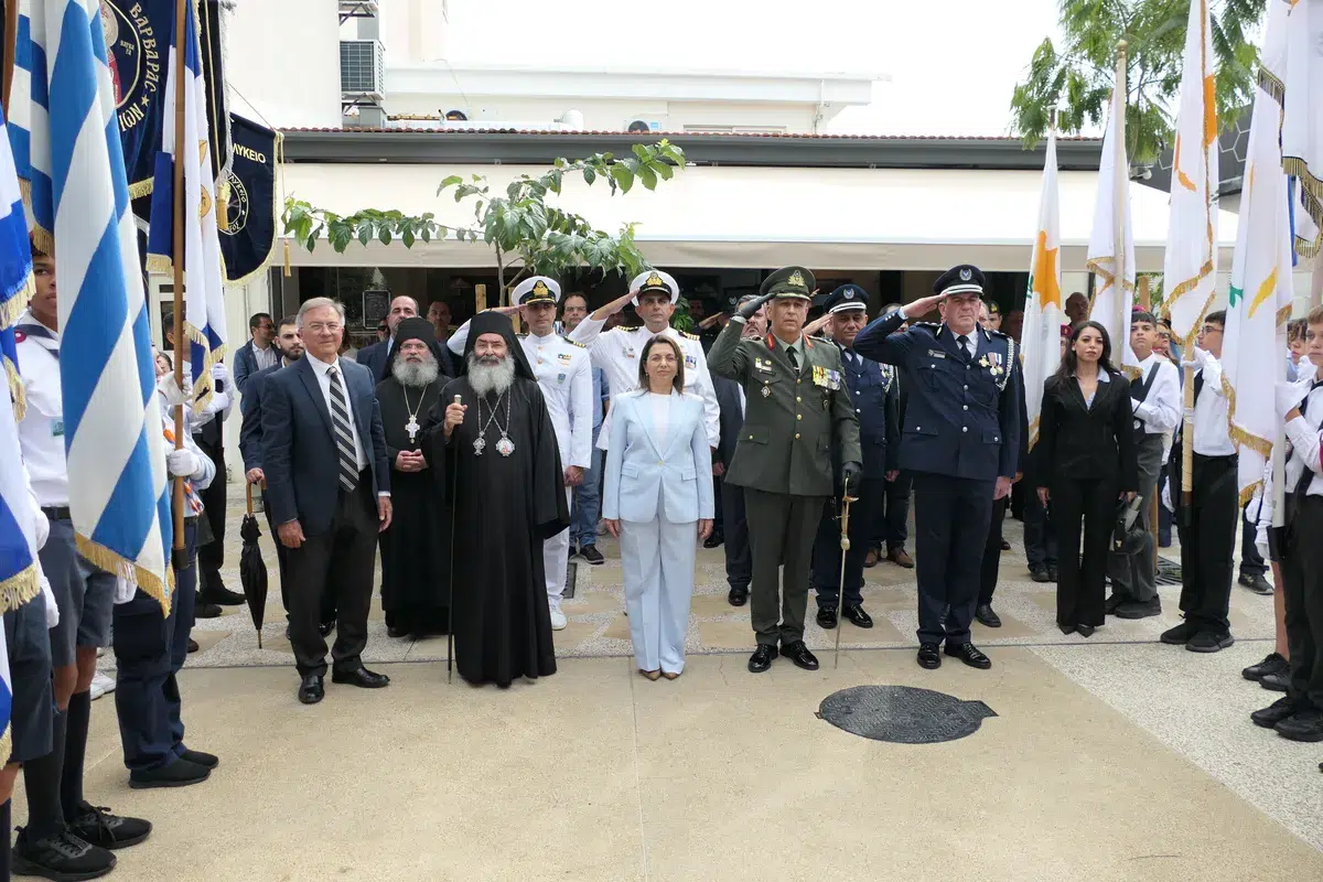 Θεία Λειτουργία της Αγίας Σκέπης και Πανηγυρική Δοξολογία της Εθνικής Επετείου της 28ης Οκτωβρίου στον καθεδρικό ναό Αγ. Νάπας 2026 - 86
